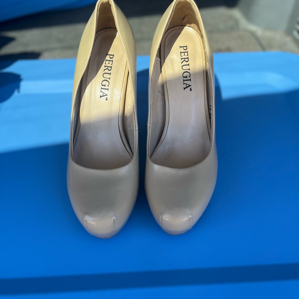 Perugia Beige High Heel Shoes Size‎ 7